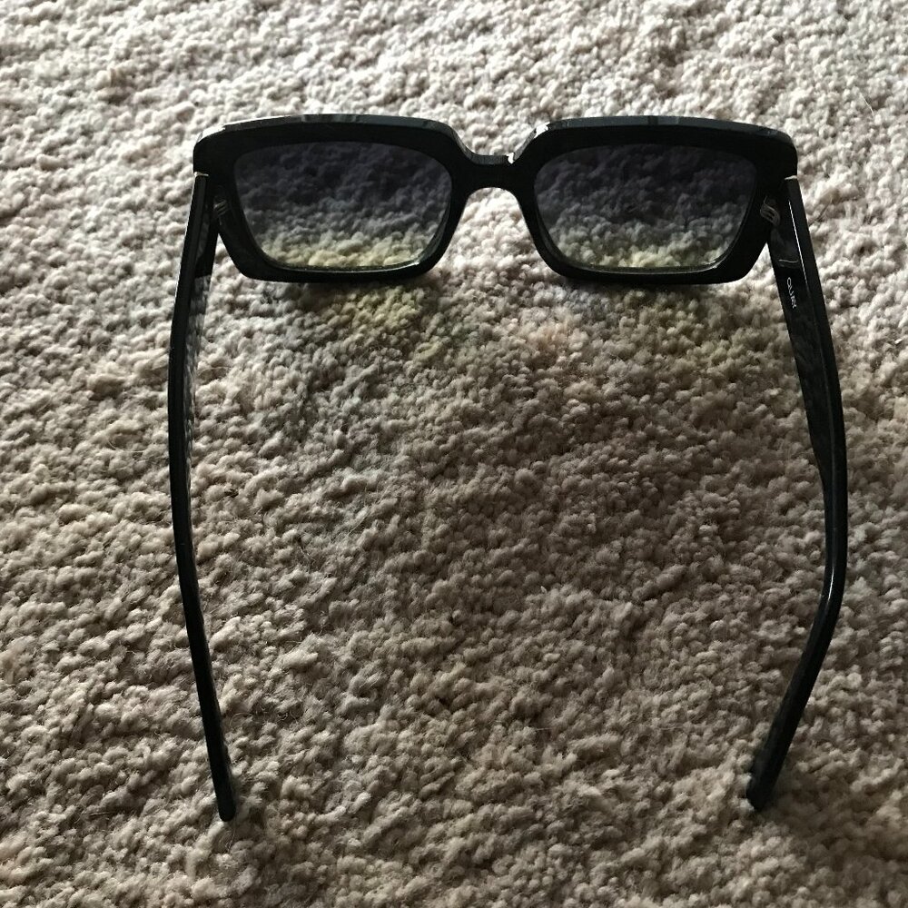 Black sunglasses by Quay - Picture 4 of 4